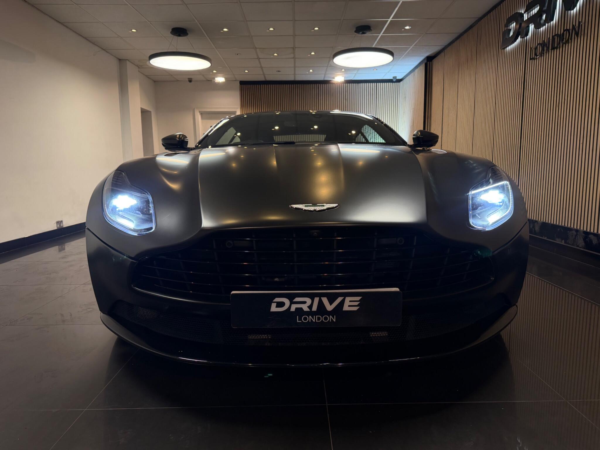 Aston Martin DB11